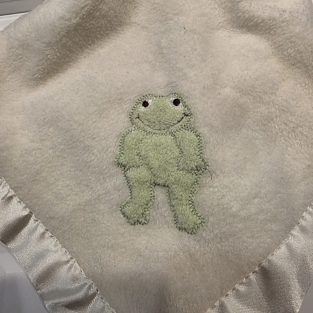 Blankets and Beyond‎ Lovey Plush Frog Security Blanket Green Satin Edge Nunu